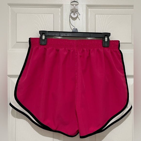 Women’s Clothes Nike Running Shorts Magenta Pink Size XL - Picture 4 of 7